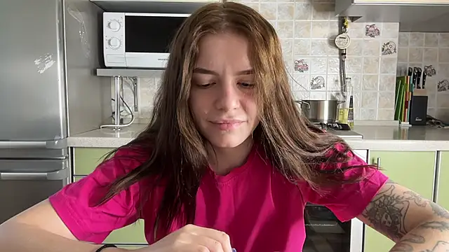 mia   mi online show from February 21, 2025, 2:06 pm