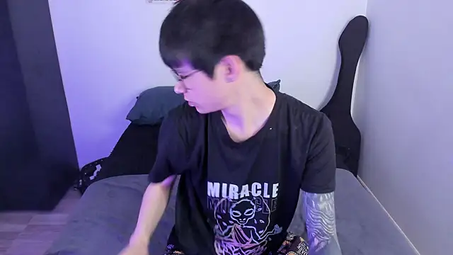 Snapshot of Aventure_Twinks chatting on September 26, 2025, 3:41 pm Aventure Twinks online show from September 26, 2025, 3:41 pm