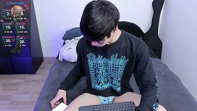 Snapshot of Aventure_Twinks chatting on March 23, 2025, 4:05 am Aventure Twinks online show from March 23, 2025, 4:05 am