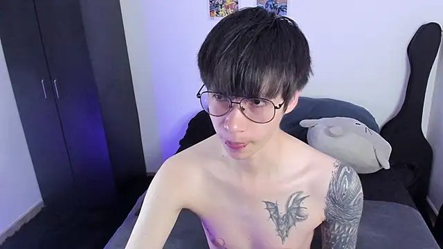 Snapshot of Aventure_Twinks chatting on October 14, 2025, 8:09 pm Aventure Twinks online show from October 14, 2025, 8:09 pm