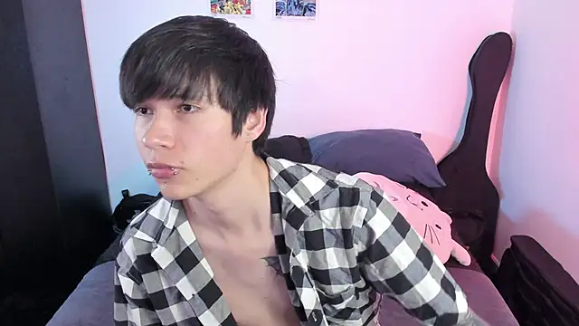 Snapshot of Aventure_Twinks chatting on November 15, 2025, 2:48 am Aventure Twinks online show from November 15, 2025, 2:48 am