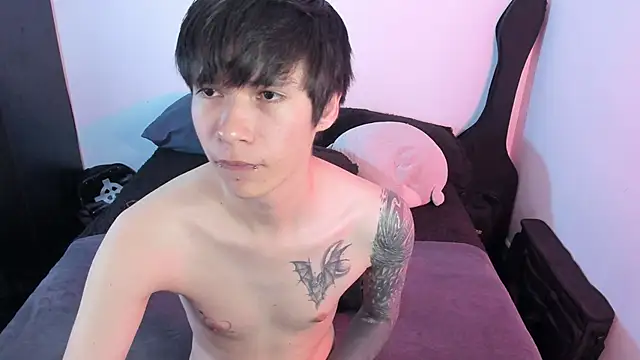 Snapshot of Aventure_Twinks chatting on November 9, 2025, 12:58 am Aventure Twinks online show from November 9, 2025, 12:58 am