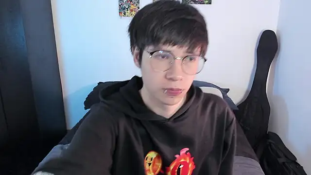 Snapshot of Aventure_Twinks chatting on February 12, 2026, 4:23 am Aventure Twinks online show from February 12, 2026, 4:23 am