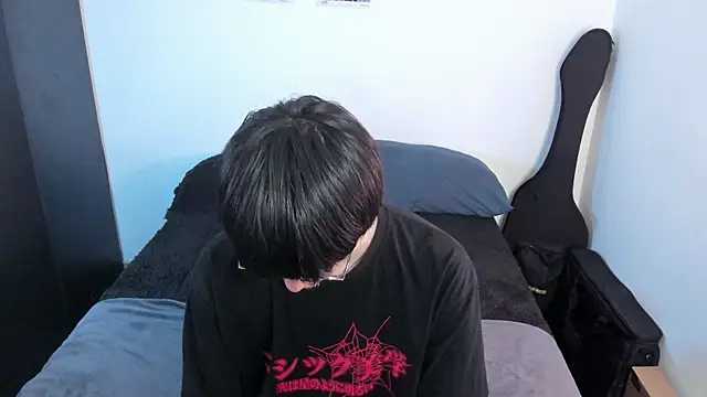 Snapshot of Aventure_Twinks chatting on April 22, 2026, 9:32 pm Aventure Twinks online show from April 22, 2026, 9:32 pm