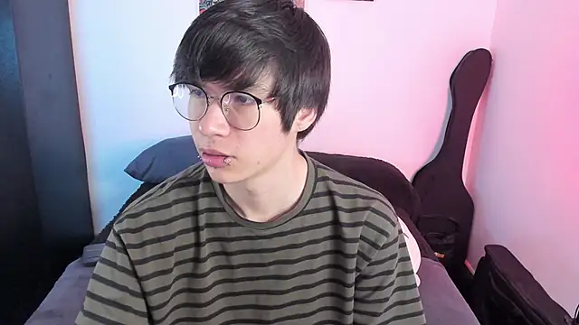 Snapshot of Aventure_Twinks chatting on December 5, 2025, 5:11 pm Aventure Twinks online show from December 5, 2025, 5:11 pm