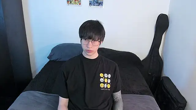 Snapshot of Aventure_Twinks chatting on March 26, 2026, 1:37 am Aventure Twinks online show from March 26, 2026, 1:37 am