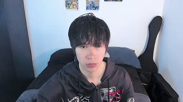 Snapshot of Aventure_Twinks chatting on April 18, 2026, 11:27 pm Aventure Twinks online show from April 18, 2026, 11:27 pm