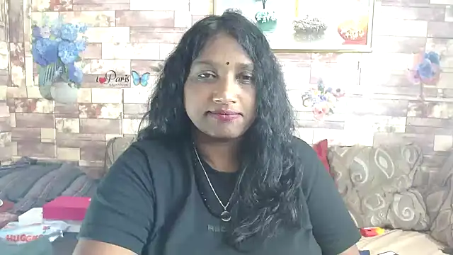 Snapshot of Indian_tracy chatting on December 15, 2025, 9:37 am Indian tracy online show from December 15, 2025, 9:37 am