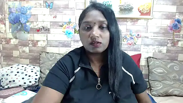 Snapshot of Indian_tracy chatting on October 23, 2025, 1:48 am Indian tracy online show from October 23, 2025, 1:48 am