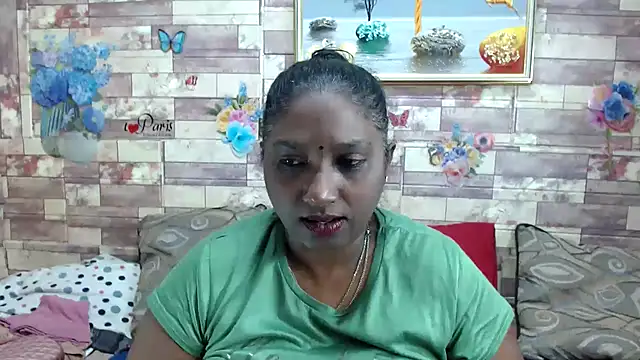 Snapshot of Indian_tracy chatting on October 6, 2025, 10:05 am Indian tracy online show from October 6, 2025, 10:05 am