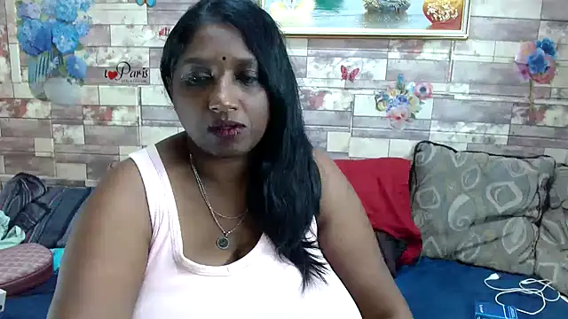 Snapshot of Indian_tracy chatting on November 13, 2025, 8:46 pm Indian tracy online show from November 13, 2025, 8:46 pm