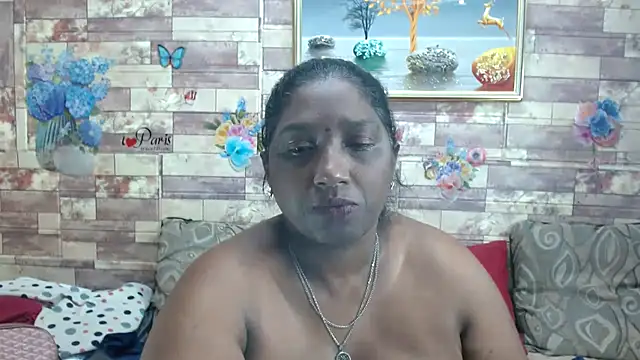 Snapshot of Indian_tracy chatting on September 24, 2025, 1:17 pm Indian tracy online show from September 24, 2025, 1:17 pm