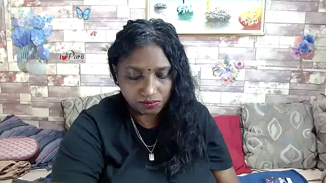 Snapshot of Indian_tracy chatting on November 24, 2025, 10:15 am Indian tracy online show from November 24, 2025, 10:15 am