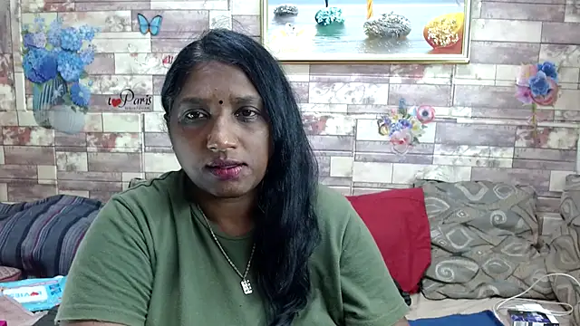 Snapshot of Indian_tracy chatting on November 26, 2025, 8:20 pm Indian tracy online show from November 26, 2025, 8:20 pm