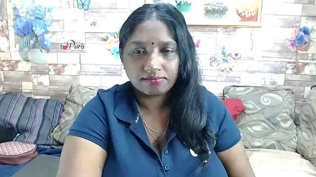 Snapshot of Indian_tracy chatting on November 9, 2025, 10:30 am Indian tracy online show from November 9, 2025, 10:30 am
