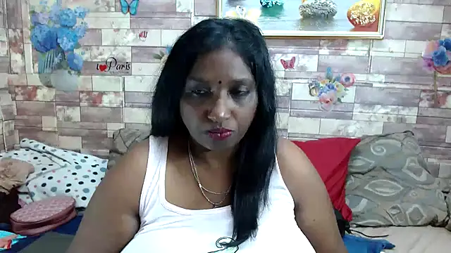 Snapshot of Indian_tracy chatting on November 7, 2025, 10:09 am Indian tracy online show from November 7, 2025, 10:09 am