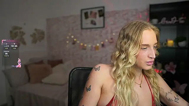 Nicolette  Shea  online show from March 19, 2025, 5:06 pm