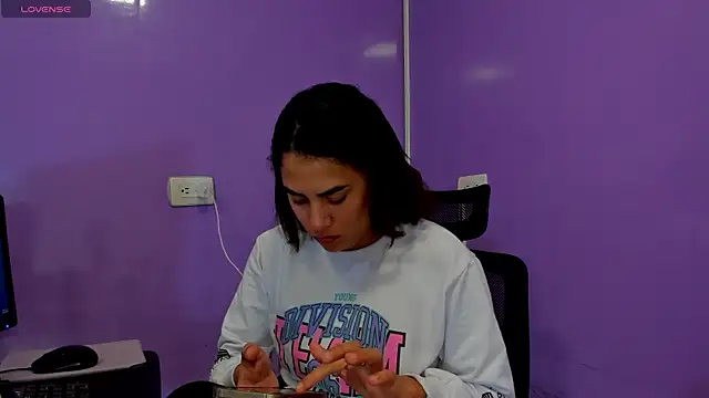 Snapshot of bunnys_bells chatting on September 24, 2025, 3:51 pm bunnys bells online show from September 24, 2025, 3:51 pm