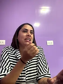 Snapshot of bunnys_bells chatting on September 11, 2025, 3:12 pm bunnys bells online show from September 11, 2025, 3:12 pm