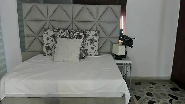 Snapshot of nina_pons chatting on October 22, 2025, 8:19 pm nina pons online show from October 22, 2025, 8:19 pm