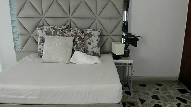 Snapshot of nina_pons chatting on October 23, 2025, 9:24 pm nina pons online show from October 23, 2025, 9:24 pm