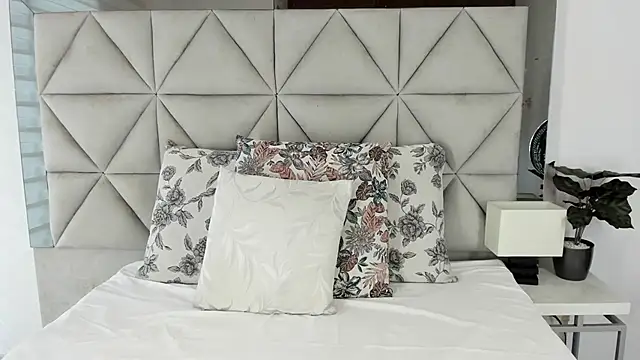 Snapshot of nina_pons chatting on November 5, 2025, 8:34 pm nina pons online show from November 5, 2025, 8:34 pm