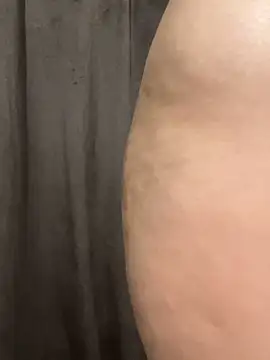 Snapshot of Isabellafantazy chatting on March 18, 2025, 9:43 pm Isabellafantazy online show from March 18, 2025, 9:43 pm