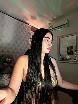 Snapshot of ZarahEvans chatting on January 15, 2026, 8:01 pm ZarahEvans online show from January 15, 2026, 8:01 pm