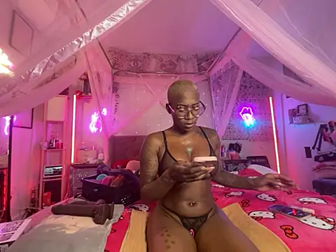 Snapshot of VixenCapri chatting on April 27, 2026, 2:37 pm VixenCapri online show from April 27, 2026, 2:37 pm