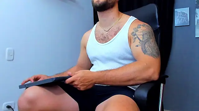 Snapshot of AndrewDiaz chatting on November 5, 2025, 3:42 am AndrewDiaz online show from November 5, 2025, 3:42 am