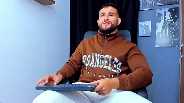 Snapshot of AndrewDiaz chatting on November 15, 2025, 7:23 am AndrewDiaz online show from November 15, 2025, 7:23 am