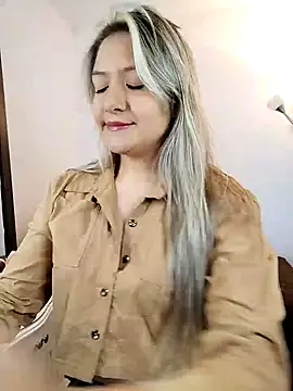 valeriahunter1 online show from December 26, 2024, 11:24 pm