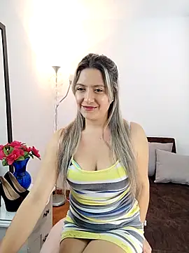 valeriahunter1 online show from October 2, 2025, 9:29 pm