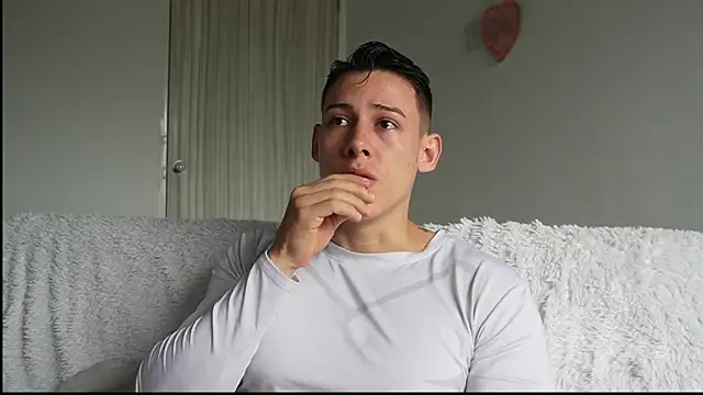 Muscle King Cum online show from June 15, 2026, 4:39 pm