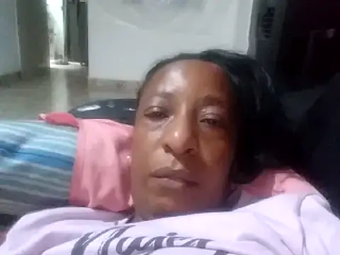 Snapshot of hotmilf_69 chatting on December 16, 2024, 8:16 pm hotmilf 69 online show from December 16, 2024, 8:16 pm