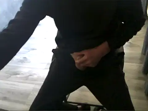 hornyman18cm39 online show from April 25, 2026, 1:52 pm