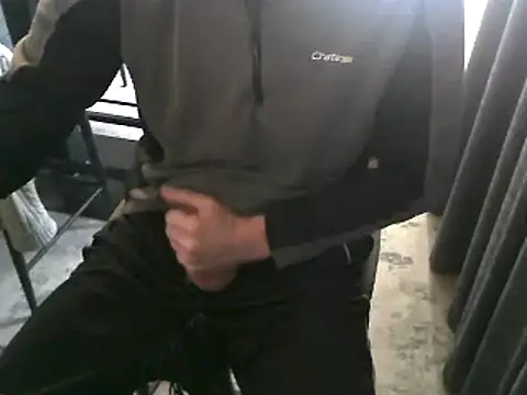 Snapshot of hornyman18cm39 chatting on January 2, 2025, 10:58 am hornyman18cm39 online show from January 2, 2025, 10:58 am