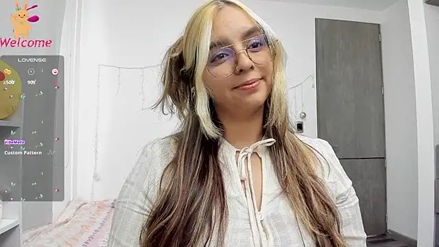 Snapshot of Valery7rose_ chatting on March 14, 2025, 8:17 pm Valery7rose online show from March 14, 2025, 8:17 pm