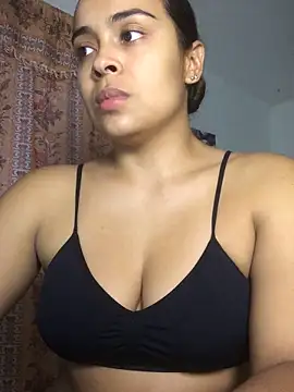 Snapshot of JuanaSimons chatting on May 19, 2026, 1:21 am JuanaSimons online show from May 19, 2026, 1:21 am