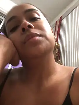 JuanaSimons online show from December 21, 2025, 11:05 pm