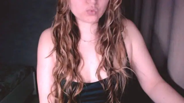 Snapshot of fiona_cute_2 chatting on April 26, 2026, 7:44 pm fiona cute 2 online show from April 26, 2026, 7:44 pm