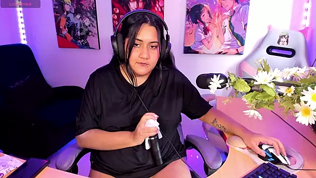 Snapshot of haru_u2 chatting on November 11, 2025, 9:42 pm haru u2 online show from November 11, 2025, 9:42 pm