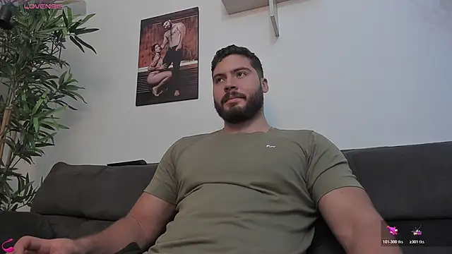 Snapshot of SebastianVilla_ chatting on November 16, 2025, 9:08 pm SebastianVilla online show from November 16, 2025, 9:08 pm