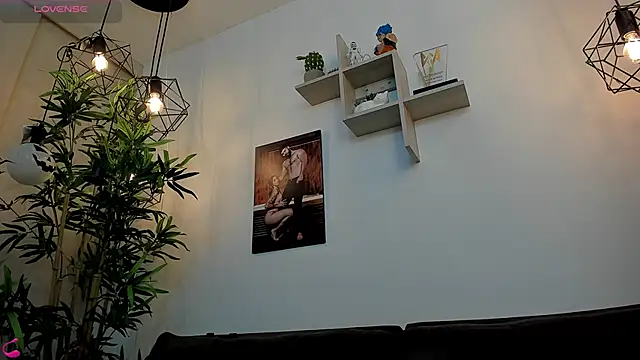 Snapshot of SebastianVilla_ chatting on November 7, 2025, 10:35 pm SebastianVilla online show from November 7, 2025, 10:35 pm