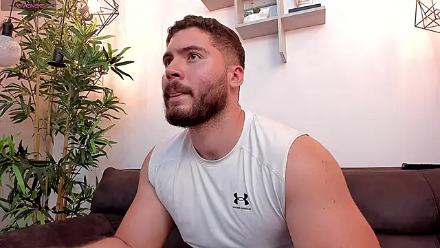 Snapshot of SebastianVilla_ chatting on November 11, 2025, 11:42 pm SebastianVilla online show from November 11, 2025, 11:42 pm