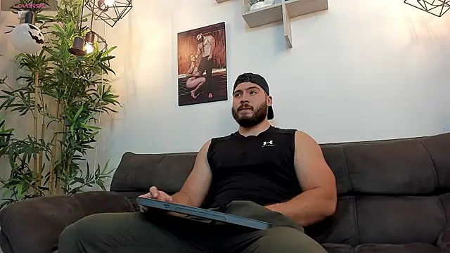 Snapshot of SebastianVilla_ chatting on October 28, 2025, 11:03 pm SebastianVilla online show from October 28, 2025, 11:03 pm