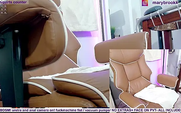 Snapshot of MaryBrook1 chatting on April 16, 2026, 1:45 pm MaryBrook1 online show from April 16, 2026, 1:45 pm