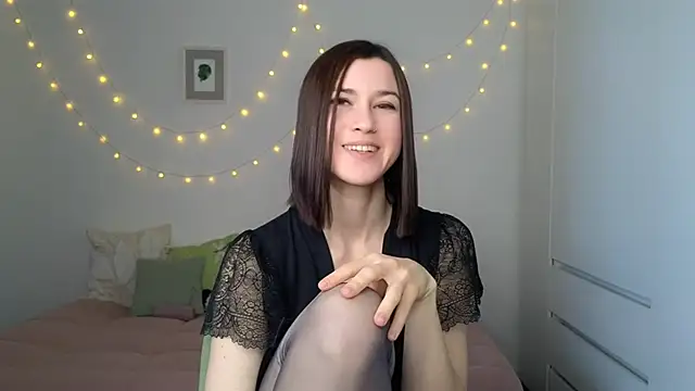 AliciaNewell online show from May 27, 2026, 7:27 am