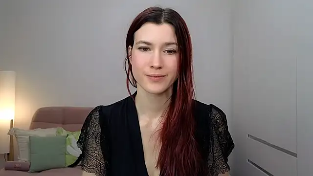 Snapshot of AliciaNewell chatting on November 28, 2025, 3:34 pm AliciaNewell online show from November 28, 2025, 3:34 pm