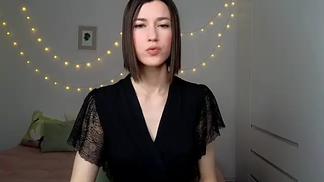 Snapshot of AliciaNewell chatting on July 10, 2026, 5:07 am AliciaNewell online show from July 10, 2026, 5:07 am